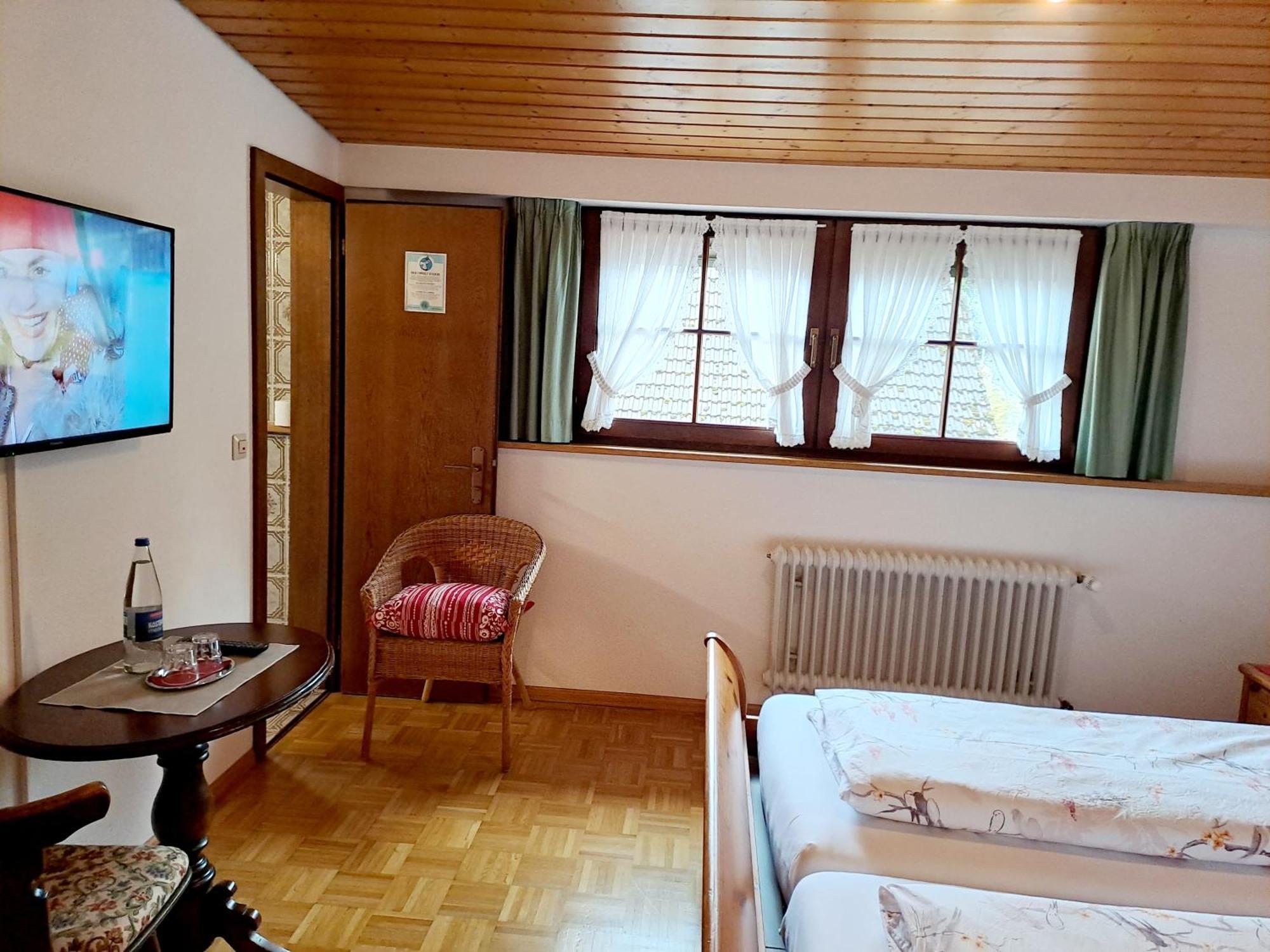 Pension Schlossbergblick Симонсвалд Екстериор снимка